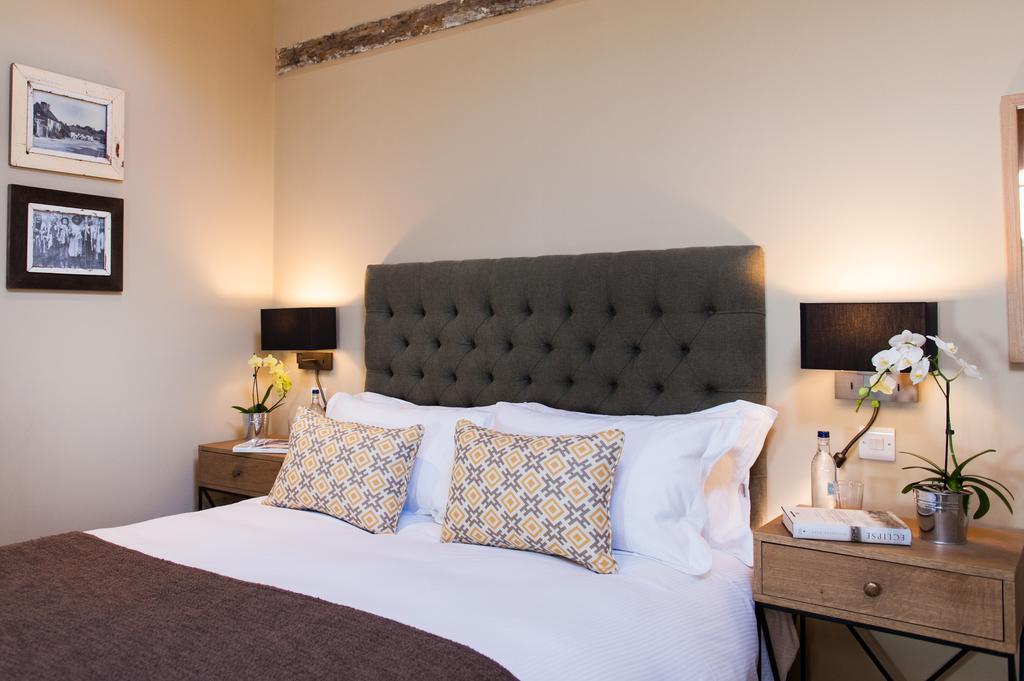 The White Hart, South Harting Hotel Petersfield Room photo